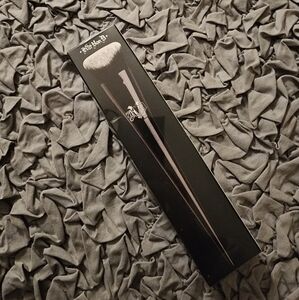 Kat Von D #10 - Edge Foundation Brush